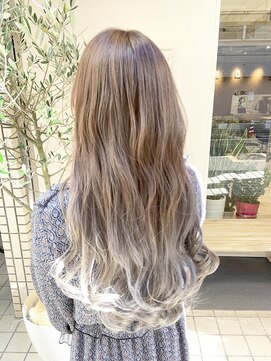 エイト オカチ 上野御徒町店(EIGHT okachi) シルバーベージュ