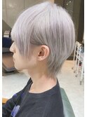 シルバーカラーマッシュウルフスリークショート　ブリーチカラー