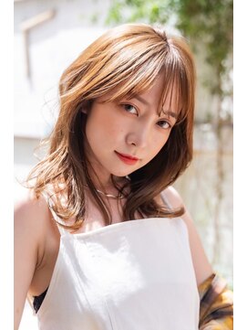 エイミー(Aimee) Aimee ナチュラルベージュ×くびれミディアム