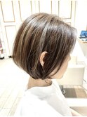 ふんわりショート×白髪ぼかしハイライト