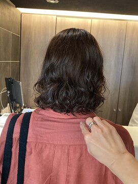 クーラ(Cura) デジタルパーマ斜めバンググレージュカラーシルキーベージュ