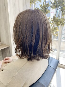 プレジール (Plaisir) ミディアムレイヤーマットカラー透明感ベージュ20代30代40代