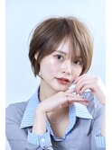 前髪あり/フェザーショート/分け目なし/白髪/イメチェン/ヘア
