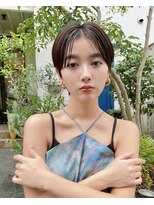 アパレル系女子に大人気！頭の小さく見えるコンパクトショート