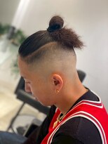 アース 常盤平店(HAIR & MAKE EARTH)&nbsp;【スキンフェード×マンバン】男らしさ際立つ人気メンズスタイル