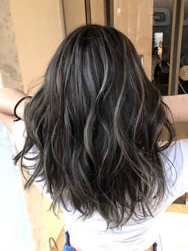 アンダーバーホワイト 静岡店(_WHITE) ハイライト