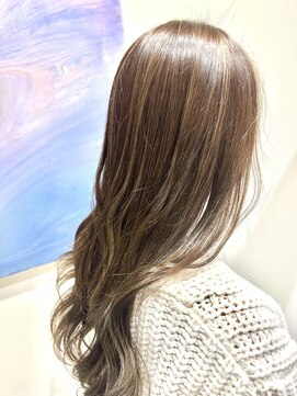 ビスポーク(BESPOKE) 20代30代40代大人可愛いミルクティーベージュハイライト