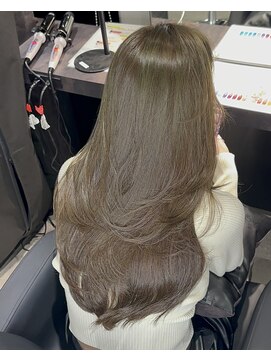 ワン バイ ジエクト(One by The Ect) 【レイヤーロング】色気レイヤー＆透明感オリーブグレージュ