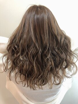 スパイア(SPIRE) シアーベージュ