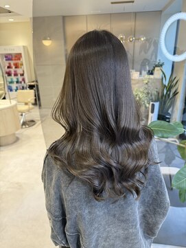 ミズチャーム(Ms.CHARM) グレージュ/フェミニンロング/韓国スタイル/メルティカラー