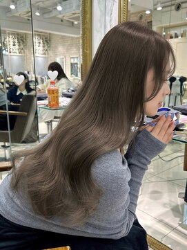 アマトウキョウ アユンチェ(AMA TOKYO×AYUNCHE) グレージュ  アッシュグレー  透明感カラー