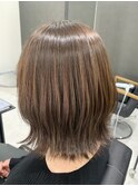 白髪ぼかし×外はねレイヤーボブ