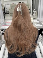 アマトウキョウスマートサロン(AMA TOKYO×Smart Salon)&nbsp;ヘーゼルベージュ　ブリーチ　レイヤーカット　海外風