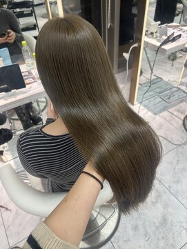 ロンドルピナス 小倉(Lond Lupinus) ミディアムレイヤーカット/似合わせカット/大人ガーリー/20代