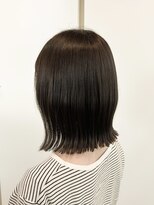 ファニカ(fanica) 外はねボブ×暗めオリーブカラー