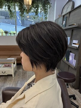 エルズ 大宮店(ailes) 《ai》ニュートラルショートレイヤー/丸みショート/大宮ショート