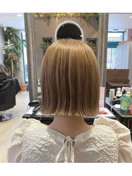 ルーチェココ(Lu'ce coco) 柔らかミルクティーベージュミニボブ
