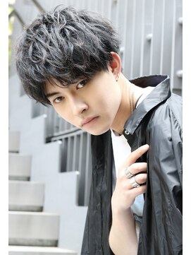 ネイビー(NAVY) センターパート×ミックスパーマ!高めの刈り上げがカッコ良い!