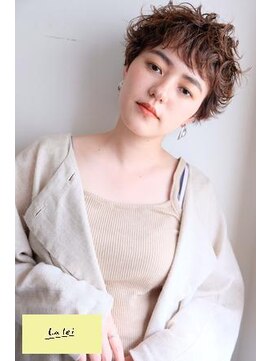 ラレイ(Lalei) 【表参道/青山】ベージュカラー×エッジショート【ささき】