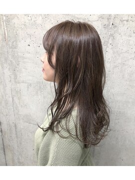 ジーナ 梅田(Zina) イメチェンフォギーベージュ耳かけ毛先パーマ0８