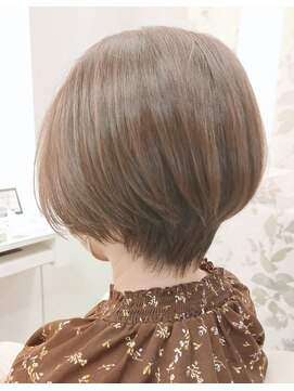 パシフィックダズールバトン(Pacific Dazzle baton) ☆405060代おすすめ上品な前下がりショート☆神戸垂水須磨人気