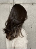 おとなの雰囲気のインナーグレージュ
