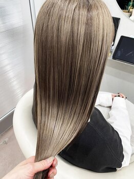 ヘアーワークスヴィクサス(HAIR WORKS VIXUS)の写真/《oggiotto》髪のお悩み別に使い分けするオーダーメイドのトリートメント！ツヤ、まとまり共に手に入れて◎