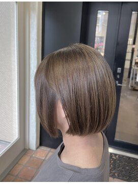 レヴィ 神楽坂(Levi) オリーブベージュボブ