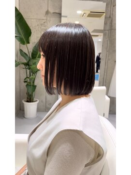 ミリ(milli Produce by ITAKURA) ストレートボブ