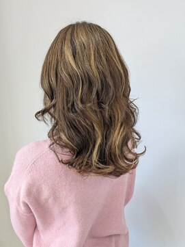 アヤラ オーガニックアンドスパ 東船橋店(AYALA) 【中村のぞみ】【40代】ハイライトスタイル×白髪ぼかし