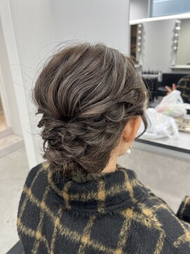 エイム(AiM) タイトヘアセット/アップヘア/ローポニー/結婚式ヘアセット