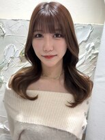 ハチ(HACHI)&nbsp;顔まわりレイヤーで作る”ワンホン”くびれヘア