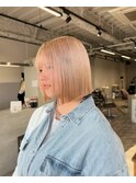 パツっとボブ　切りっぱなし　ラインボブ　ミルクティーカラー