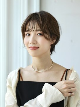 細めハイライトのニュアンスショート