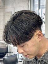 オーバル ジングウマエ(OVARL jingumae)&nbsp;緩め縦落ちツイストスパイラルパーマセンターパート