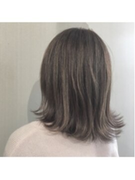 アライブ キチジョウジ(ALIVE Kichijoji) ◎伸ばしかけボブ×グレージュハイライトまる