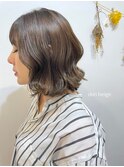 お肌なじみ抜群!スキンベージュ