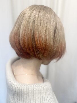 マム(mamu) ショートボブ/ホワイトベージュ オレンジ