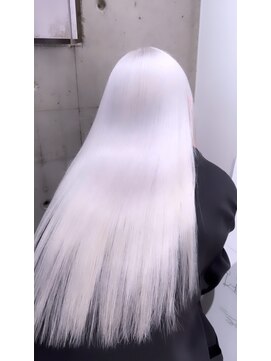 モニカ 原宿店(MONIQA) ホワイトカラー