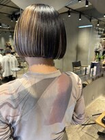 ビビト(bibito) bibito アシメアンブレラカラーボブ 丸みショート 切り