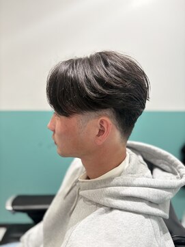 リバティシェアバーバー 銀座(LIBERTY SHARE BARBER) ショートセンターパート
