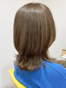 イソラブル(ISOLA-blu) 【気になり出したら】明るい白髪染めで白髪ぼかしベージュカラー