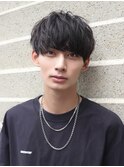 刈り上げツーブロニュアンスマッシュショートナチュラルパーマ
