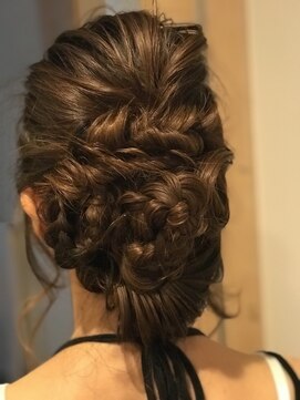 ヘアーモア イースト(Hair More East) 編み込みスタイル。