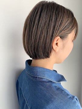 イズ(iss) 耳掛け　丸み　ボブ　前髪あり