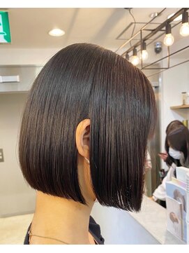 ジエクト ヴィシア(The Ect VIXIA) 地毛風ストレート×メルティーカラー×着物×耳掛けボブ