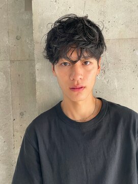 クオル 立川(QOL) ビジネスショートツーブロック波巻きスパイラルパーマ刈り上げ