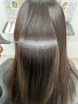 イーエムエー アールビアンカ 名駅店(e.m.a×Ar be.anca) 美髪・髪質改善[守下まや]