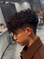 イーラ(era)&nbsp;スペインカール　ツイストスパイラル眉カットメンズパーマ