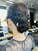 タイ(～tie.)&nbsp;ヘアアレンジ　シニヨン